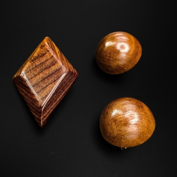 Vintage Wooden Brooch and Earrings Set - C Clasp and Clip ons - Picture 3 of 9